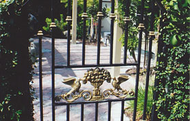 Privacy Iron Gate 